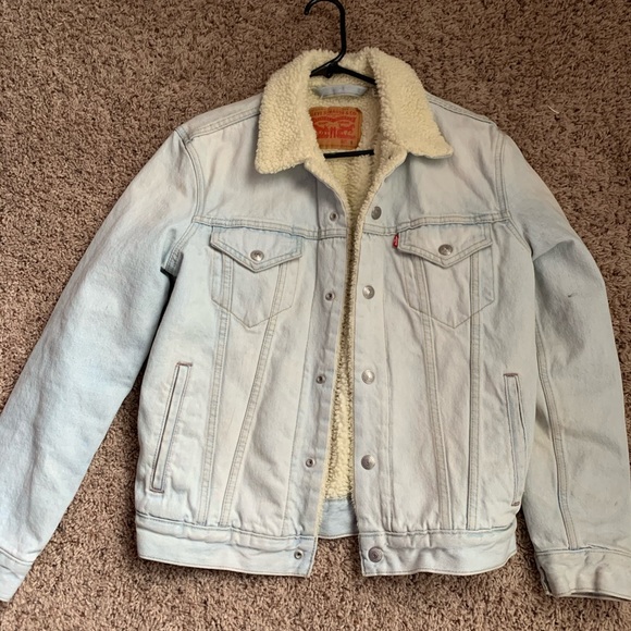 levi's fluffy jacket